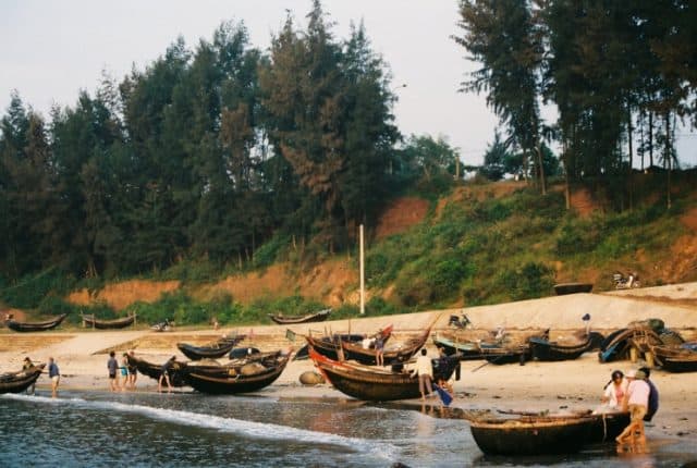 Làng chài ven biển Cửa Tùng ở Quảng Trị 