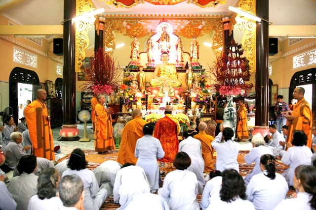 Nghi lễ trang trọng thành kính Nghi lễ trang trọng thành kính