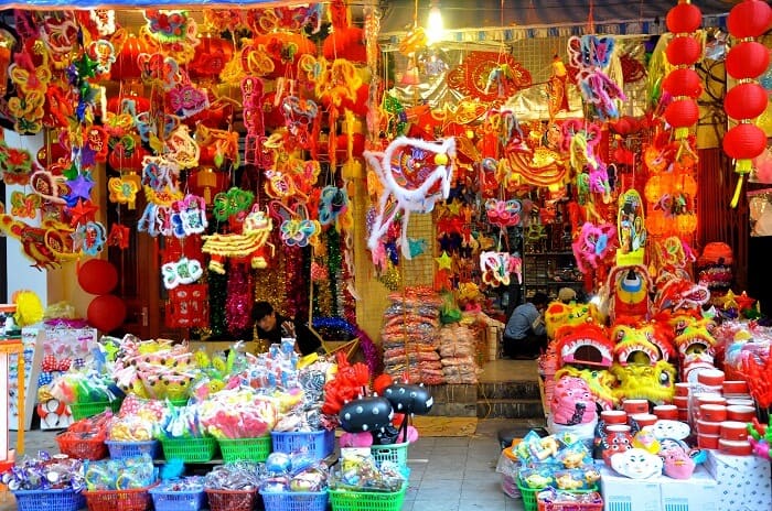 Phố Hàng Mã là địa điểm vui chơi Trung Thu tại Hà Nội được nhiều người yêu thích - Vinhgo'news