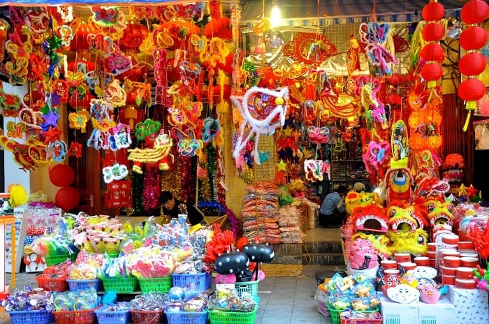 Ngập tràn các món đồ chơi trung thu trên phố Hàng Mã