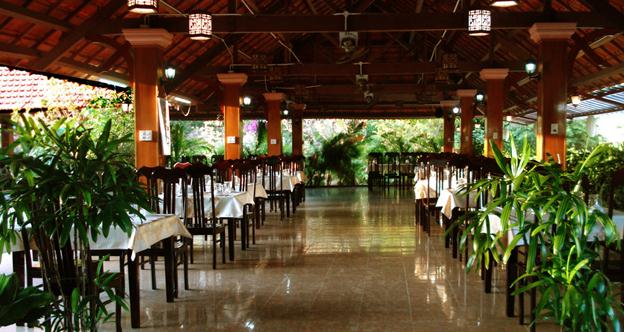 Nhà Hà ng ngon ỠHuế 01