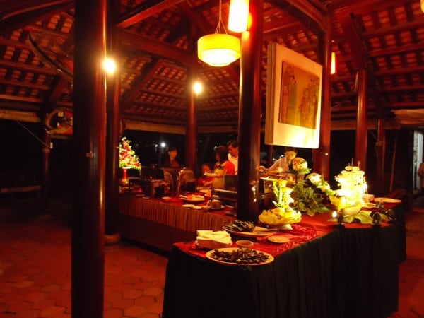 Nhà hà ng ngon ỠHuế 09