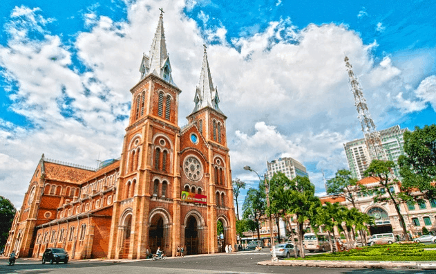 nhà thờ đức bà là địa điểm du lịch được nhiều du khách quan tâm nhà thờ đức bà là địa điểm du lịch được nhiều du khách quan tâm