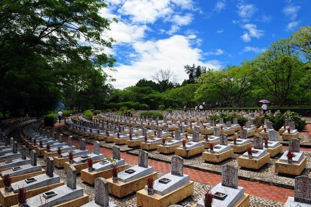 Nghĩa trang Trường Sơn - địa điểm du lịch quanh biển Cửa Tùng Nghĩa trang Trường Sơn - địa điểm du lịch quanh biển Cửa Tùng