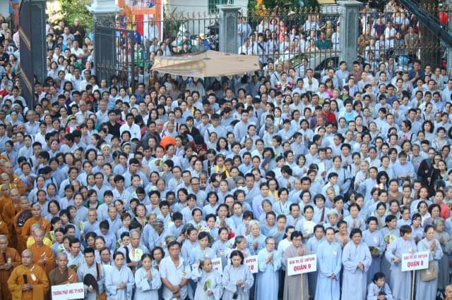 Long trọng ngày lễ Phật Đản Long trọng ngày lễ Phật Đản