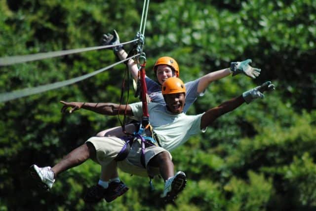Zipline - trò chơi mạo hiểm ở Khu du lịch Hòa Phú Thành 01