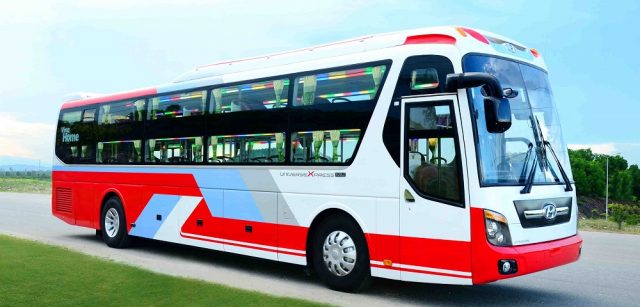Di chuyển bằng xe khách Di chuyển bằng xe khách