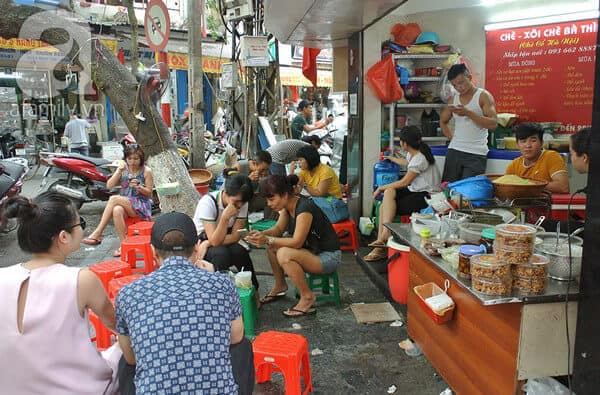 Xôi chè bà Thìn - quán chè ngon ở Hà Nội