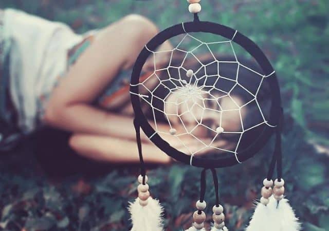 Bùa bình an Dreamcatcher là món quà hallowen cho bạn gái thật là lạ