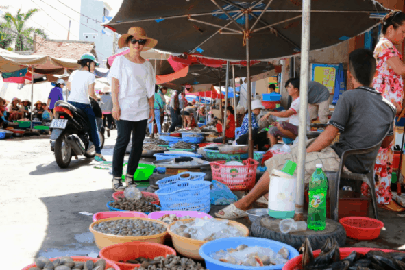Chợ Xóm Lưới đa dạng hải sản 