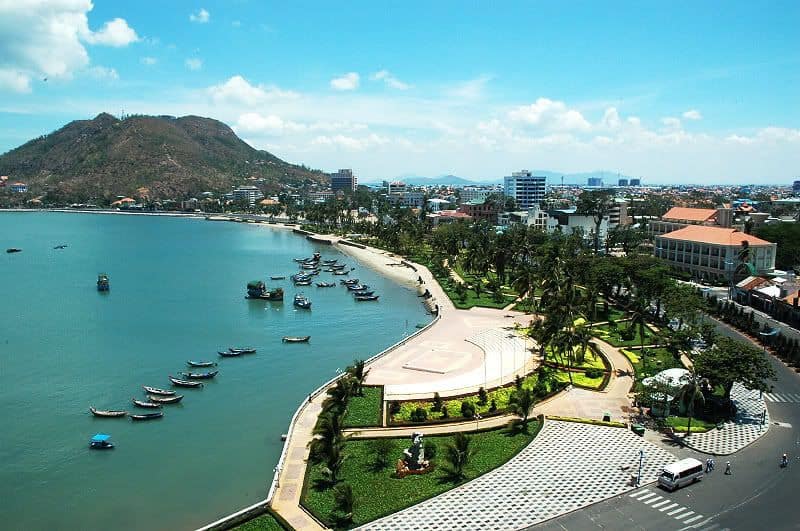 Bãi Trước Vũng Tàu là điểm đỗ của nhiều loại tàu bè khác nhau Bãi Trước Vũng Tàu là điểm đỗ của nhiều loại tàu bè khác nhau