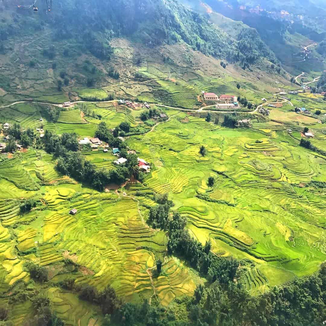 Bản làng nhìn từ trên cao