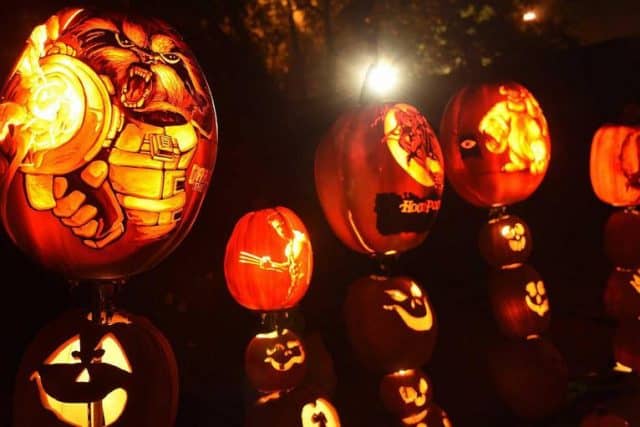 Quà đèn lồng hallowen cho bạn gái sẽ nổi bật khi đi chơi đêm