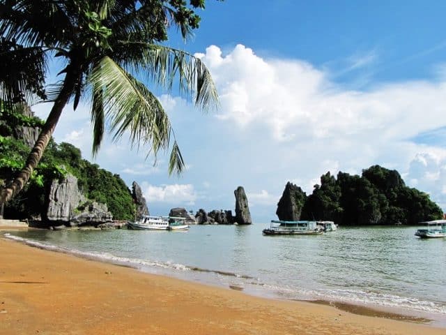 Hòn Phụ Tử - Vịnh Hạ Long “version 2” 