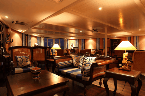 Không gian phòng khách sang trọng trên tàu Jayavarman Cruise Không gian phòng khách sang trọng trên tàu Jayavarman Cruise