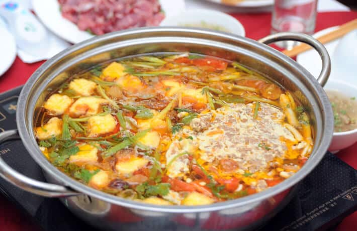 Du lịch Đồ Sơn du khách chắc chắn không thể bỏ qua món lẩu cua đồng ngon nức tiếng