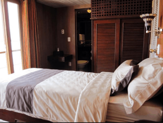 Không gian phòng ngủ trên tàu L'Amant Cruises Không gian phòng ngủ trên tàu L'Amant Cruises