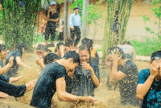 Các trò chơi hấp dẫn chỉ 2k (sưu tầm) khu du lịch làng bè bến tre