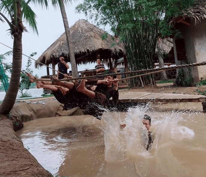 Cầu khỉ (sưu tầm) khu du lịch làng bè bến tre