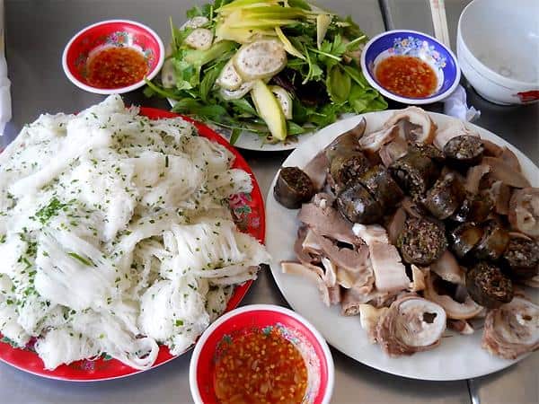 Bánh hỏi lòng heo là một trong những đặc sản Quy Nhơn được yêu thích nhất. (Ảnh ST)