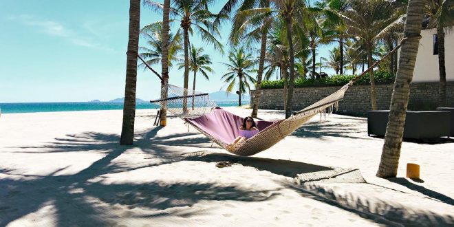 Không gian tĩnh lặng và yên bình tại một bãi biển ở Hội An - Quảng Nam. (Ảnh ST)