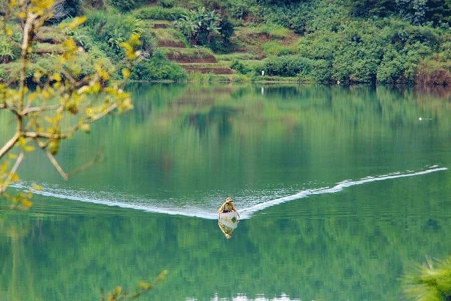 Một gợi sóng nhỏ trên mặt hồ cũng vô cùng đẹp và thơ mộng. (Ảnh ST)