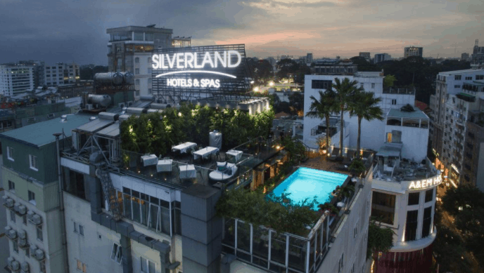 Không gian sân thượng của khách sạn Grand Silverland & Spa Không gian sân thượng của khách sạn Grand Silverland & Spa