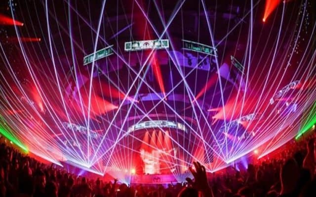 Rocky Club là một trong những điểm náo nhiệt nhất nằm ngay trung tâm thành phố (Ảnh sưu tầm)
