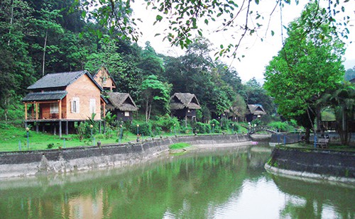 Suối khoáng nóng ở Sơn Kim 