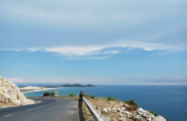 Hòn Yến thuộc xã An Hoà, huyện Tuy An, cách trung tâm thành phố 20km (Ảnh sưu tầm) 