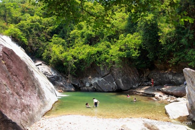 Bạn có thể đắm mình trong những dòng nước mát nơi đây (Ảnh ST)