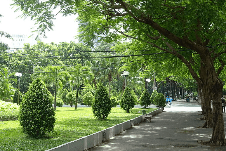 Không gian xanh và mát mẻ tại công viên 23 tháng 9