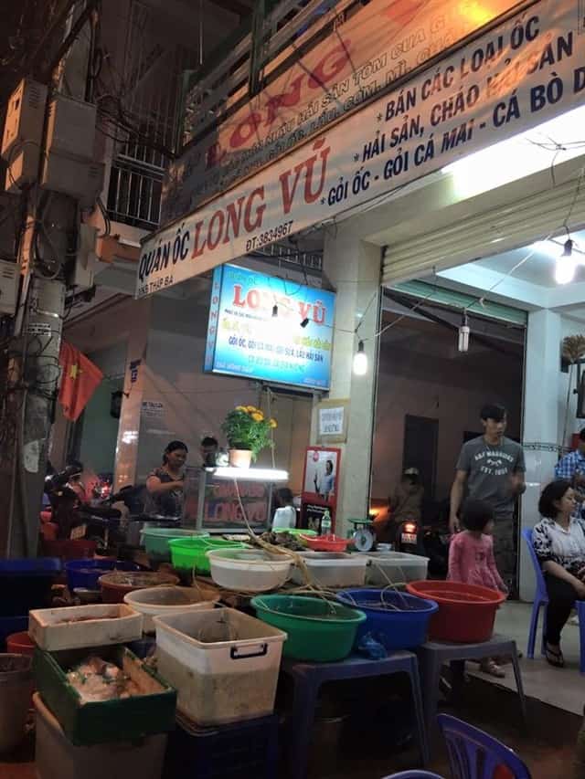 Quán có đa dạng các loại hải sản cho bạn lựa chọn (Ảnh ST)