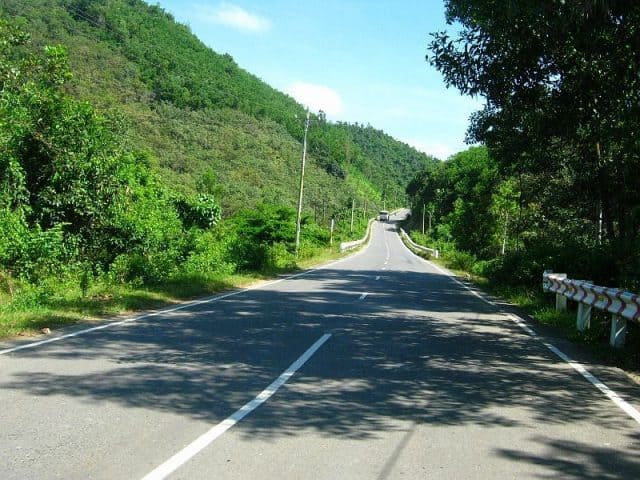 Đường đến vực phun Phú Yên (Ảnh sưu tầm) 