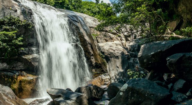 Ngọn thác quanh nằm giữa đại ngàn (Ảnh ST)