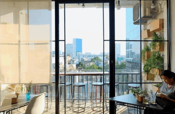 Tại chung cư 42 có nhiều quán cà phê view đẹp Tại chung cư 42 có nhiều quán cà phê view đẹp