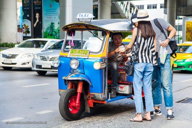 Cực dễ để có thể bắt được một chiếc xe tuk tuk ở Thái Lan