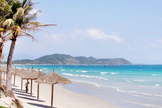 Cảnh biển hữu tình khi tới Dốc Lết (Ảnh ST)
