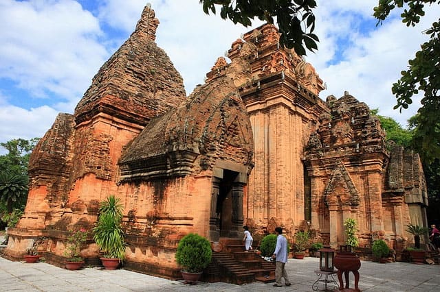 Tháp Bà điểm đến du lịch hấp dẫn tại Nha Trang (Ảnh ST)