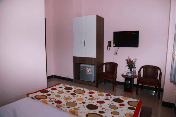 Phòng ngủ sạch sẽ, ngăn nắp và đầy đủ tiện nghi