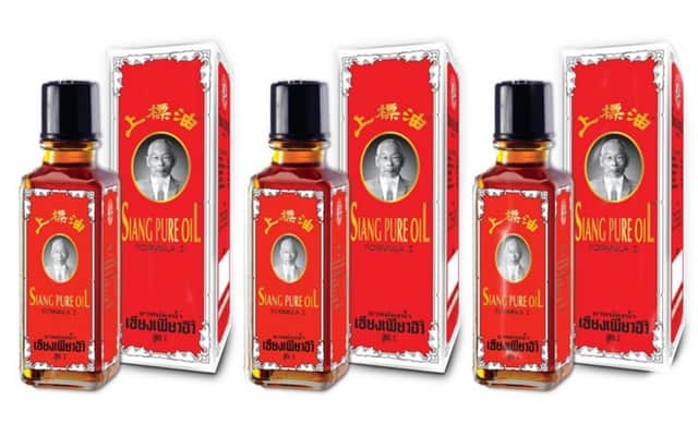 Đặc sản Thái Lan làm quà dầu gió Thái được du khách khá ưa chuộng (Ảnh ST)