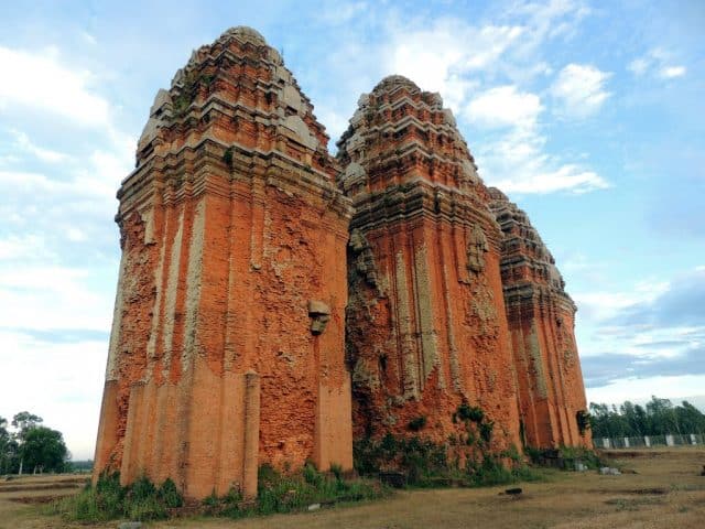 tháp Dương Long Bình Định (Ảnh ST