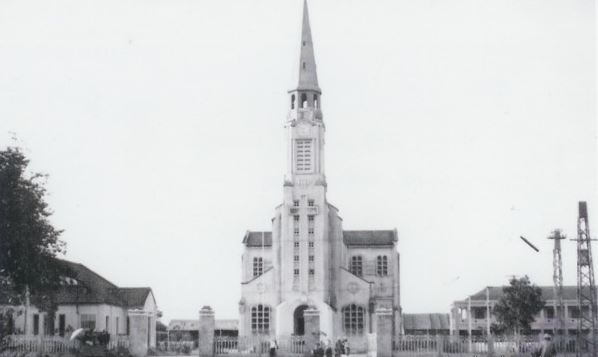 Nhà thờ Chánh tòa Quy Nhơn xưa (Ảnh ST)