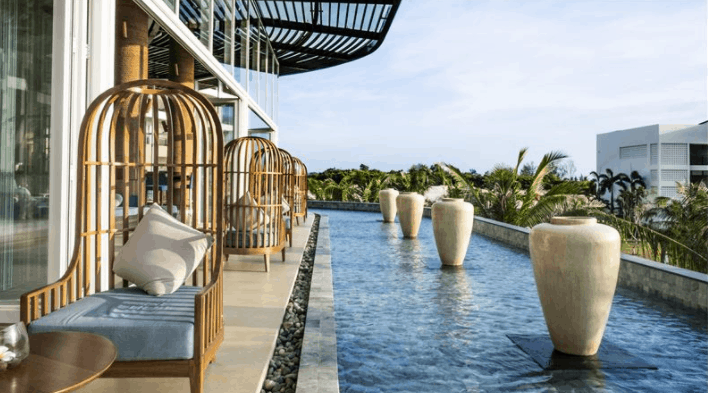 Khu thư giãn tại Sol Beach House Resort