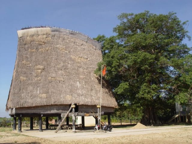 Nhà rông niềm hãnh diện của người dân Tây Nguyên (Ảnh ST)