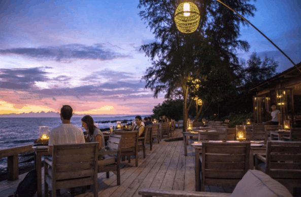 Quán cafe bên bờ biển có không gian lãng mạng Quán cafe bên bờ biển có không gian lãng mạng