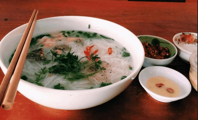 Thưởng thức bún quậy Phú Quốc