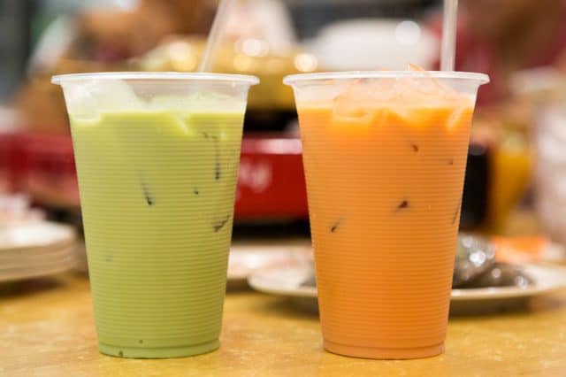 Trà sữa ở đây thường có màu vàng cam (Ảnh ST)