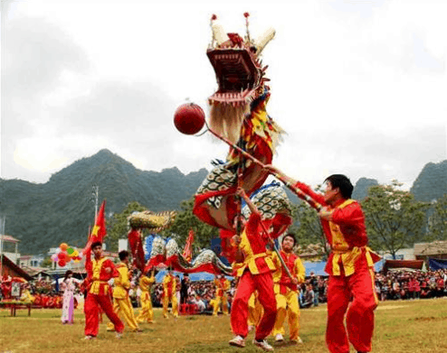 Vui chơi và tham gia vào các lễ hội ngày Tết Vui chơi và tham gia vào các lễ hội ngày Tết
