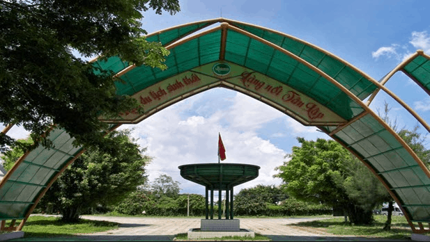 Cổng chào khu du lịch làng nổi Tân Lập 